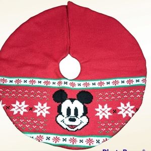 Disney Mickey Mouse tree skirt. Small-18" diameter.